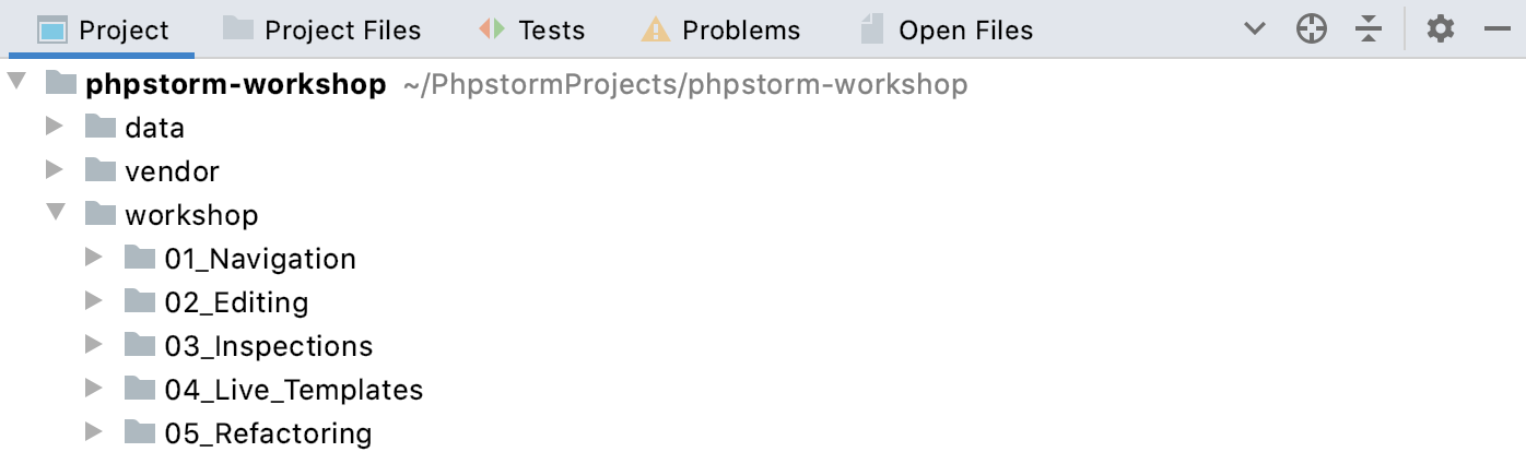 グループタブオプションが有効になっているプロジェクトツールウィンドウ The Project tool window with the Group Tabs option enabled