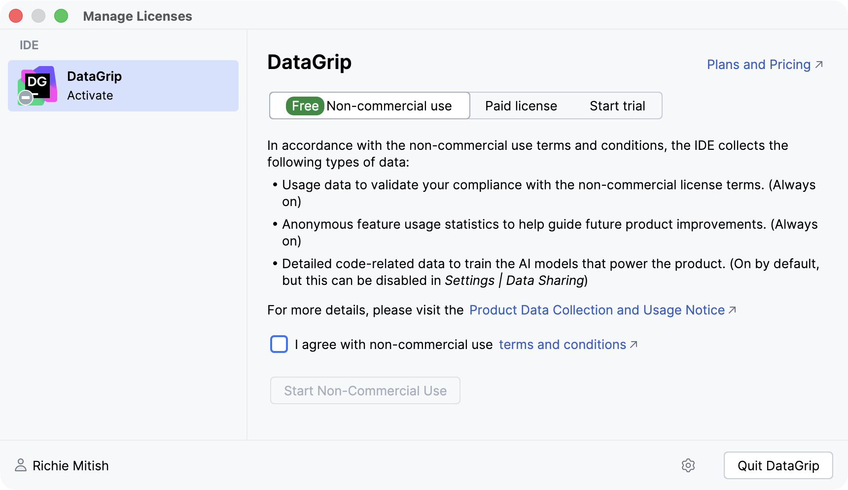 DataGrip: The Licenses dialog with the option to activate a free license DataGrip: The Licenses dialog with the option to activate a free license